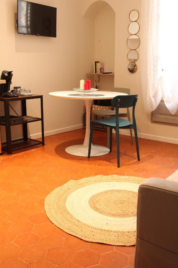 Chez Marie Louise Apartment Pezenas Bagian luar foto